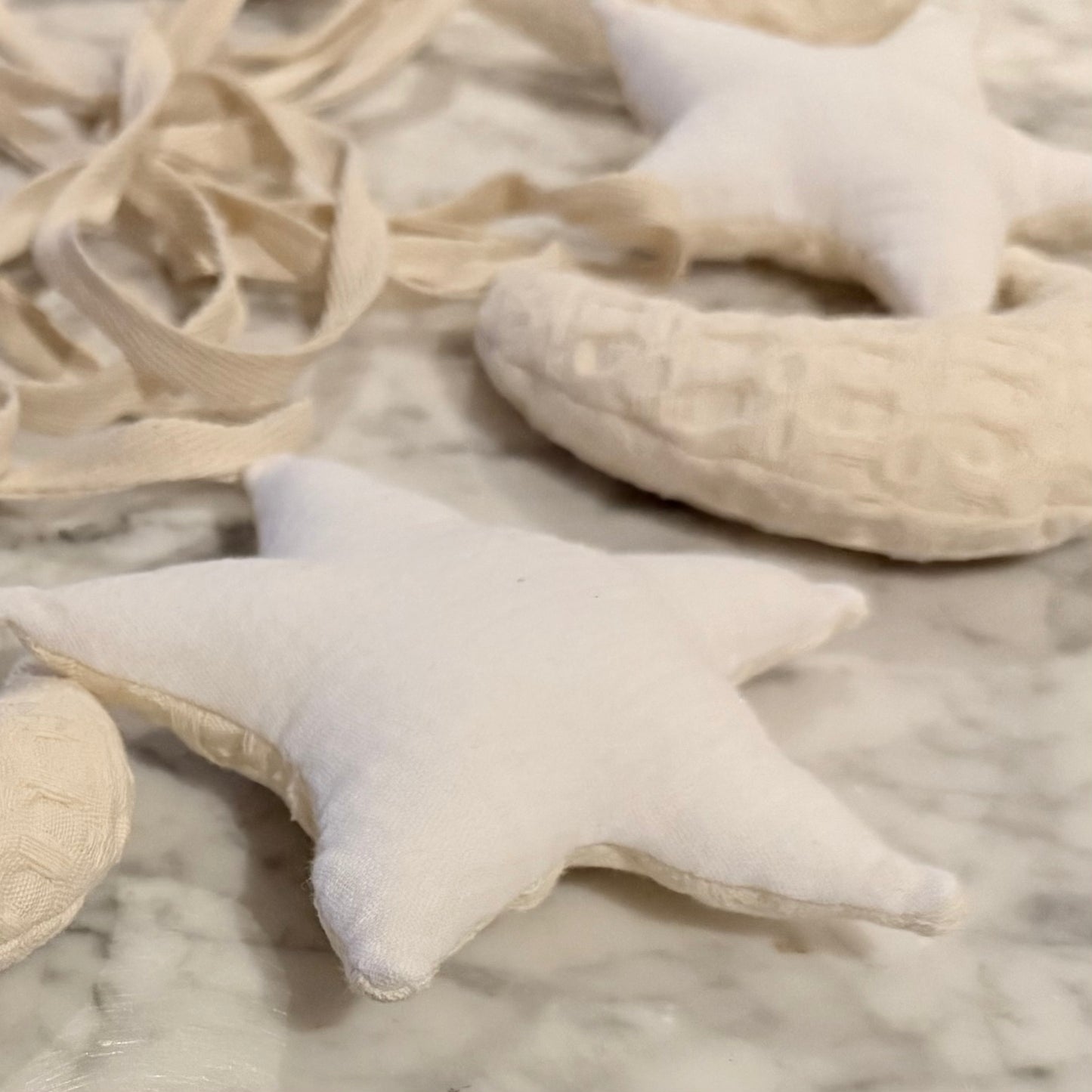 Schnuckuli Kinderzimmer Girlande Mond & Sterne